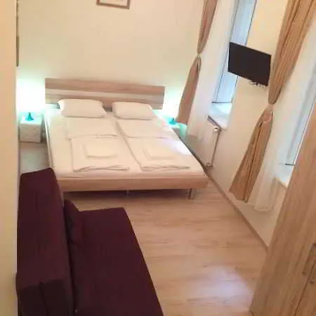 Anoli 3* Budapest